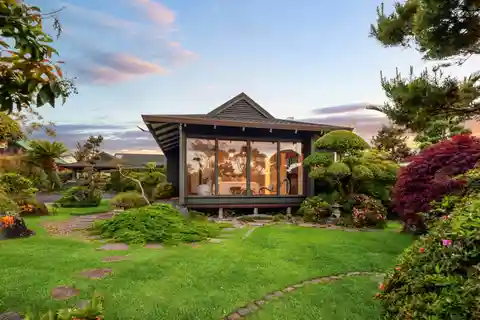 Exceptionally Stunning Architectural Masterpiece with Panoramic Harbour Views