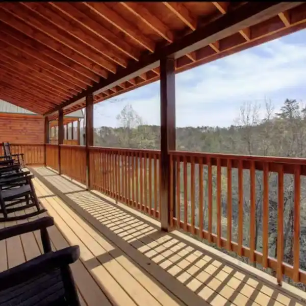 MOUNTAIN-VIEW CABIN NEAR PARKWAY ATTRACTIONS