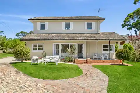 Expansive Property on a Quiet Cul-De-Sac