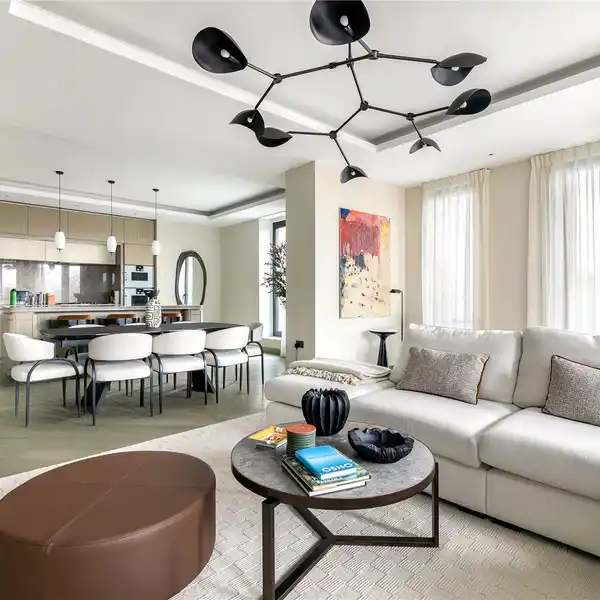 EXCEPTIONAL APARTMENT WITH HYDE PARK VIEWS