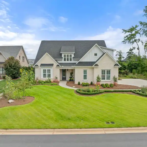 THOUGHTFULLY-DESIGNED HIGH-END HOME IN BROOKBERRY