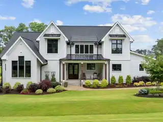 Custom Craftsmanship Meets Modern Luxury Living