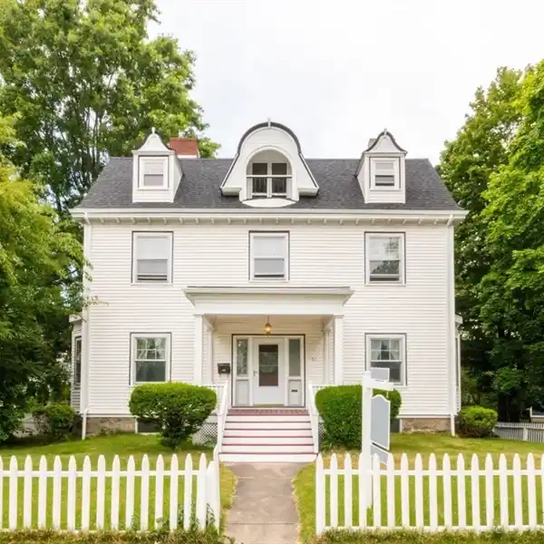 MAJESTIC CENTER ENTRANCE COLONIAL
