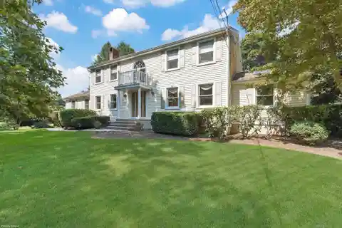 Meticulously Maintained Colonial in a Sought-after Location