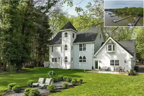 Private 1-acre Waterfront Retreat with Pier Access