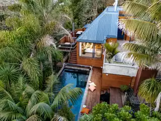 Eastern Bays Bush Retreat with Coastal Elegance