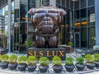Great Value in a 5-star Luxury Building