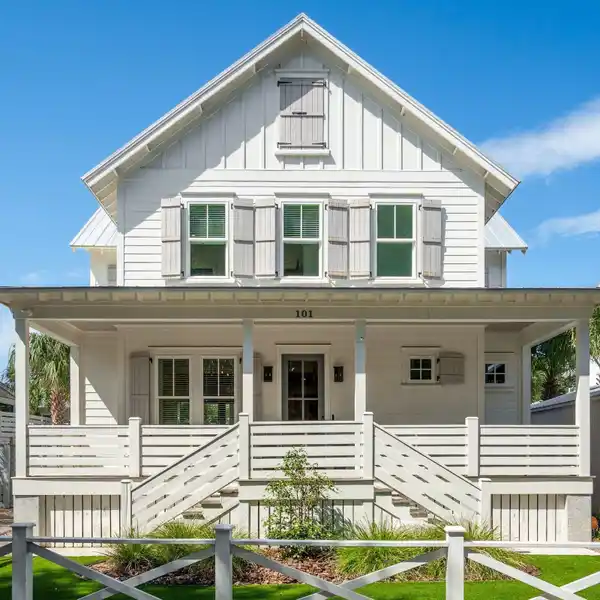 BEAUTIFULLY MAINTAINED LOWCOUNTRY GEM