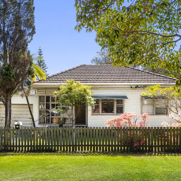 ORIGINAL COTTAGE IN THE HEART OF NORTH MANLY
