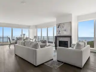 Luxury High-Rise Living with Breathtaking Panoramic Views