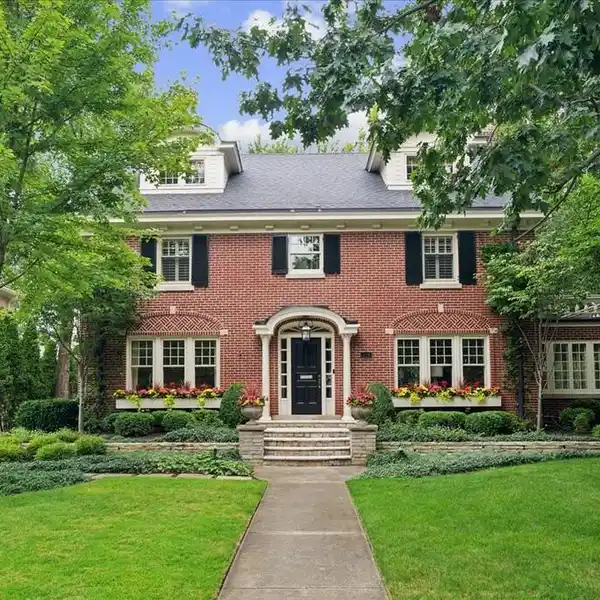 BRICK GEORGIAN HOME IN EAST KENILWORTH