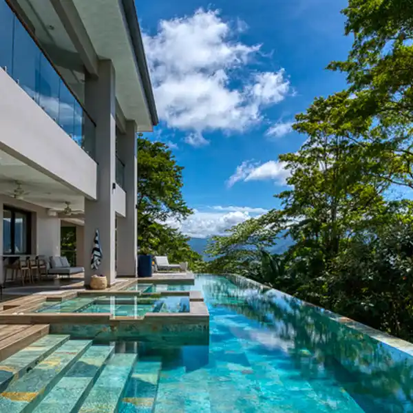 SKY AND SEA LUXURY ESTATE IN COSTA VERDE