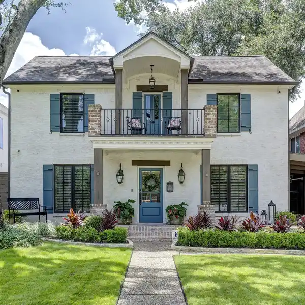 TIMELESS URBAN FRENCH RETREAT