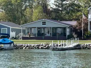 Gorgeous Residence on Beautiful Buckeye Lake