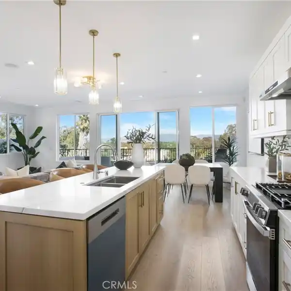 DESIGNER HOME FEATURING EUROPEAN CABINETRY AND OAK DOORS