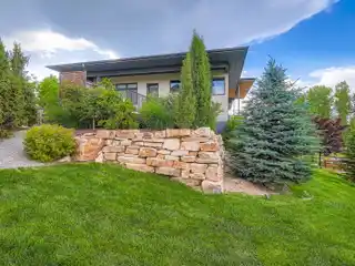 Modern Retreat with Designer Indoor-Outdoor Flow