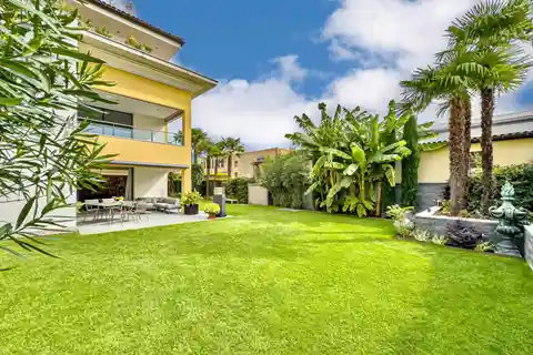 Stunning Residence with Modern Finishes