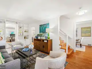 Spacious Colonial with Ideal Walkability