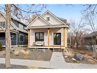 Modern Farmhouse Design with Classic Charm