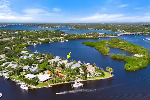 The Ultimate in Luxury Waterfront Living
