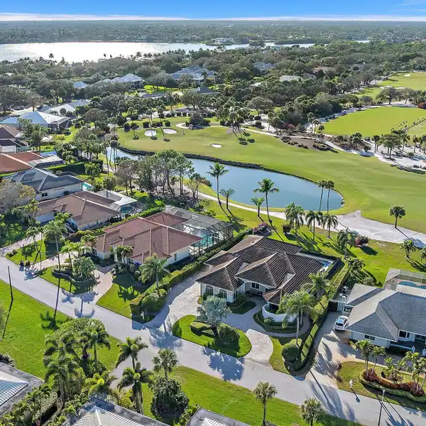 BEAUTIFULLY DESIGNED ESTATE HOME WITH PANORAMIC GOLF VIEWS