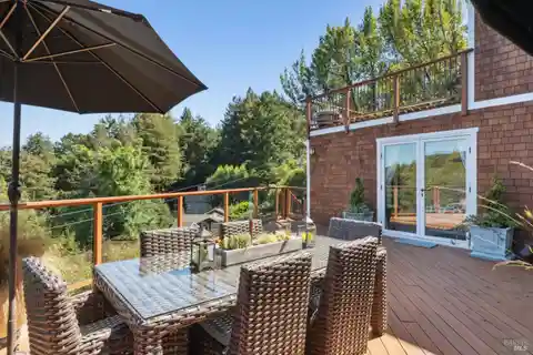 Serene Retreat with Spectacular Surroundings