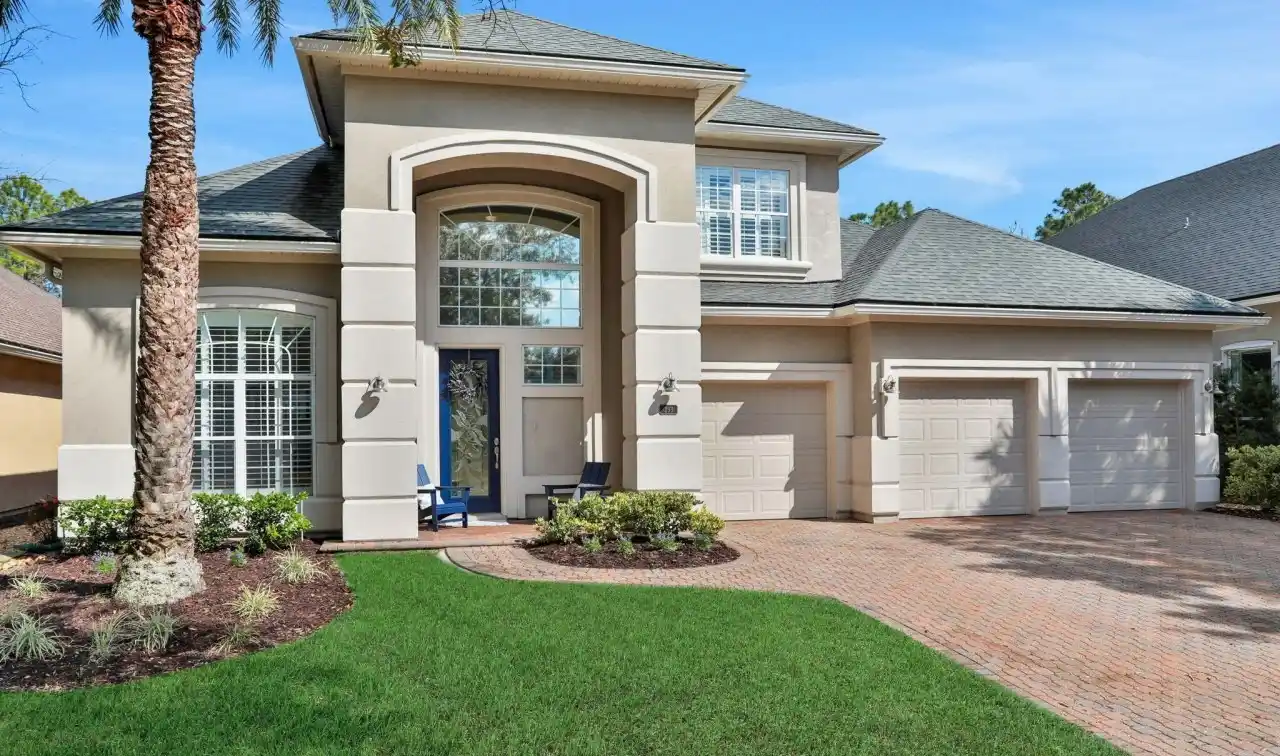 Beautiful Home in Sought-after Community