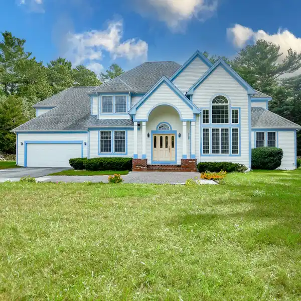 WALK TO THE BEACH AND VILLAGE ACTIVITIES