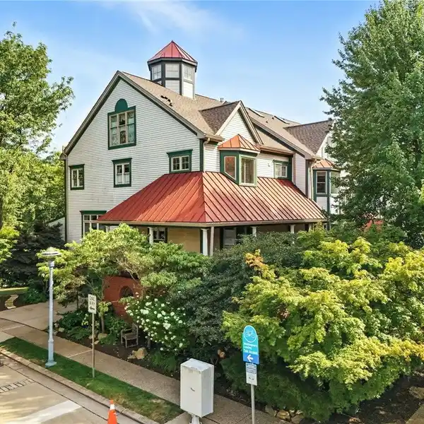 UPDATED END UNIT RIVERFRONT HOME