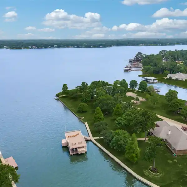 DELIGHTFUL CEDAR CREEK WATERFRONT HOME