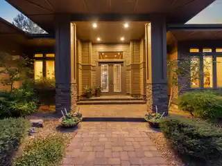 Elegant Single-Level Living in Awbrey Glen