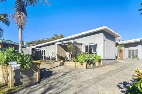 Architect-Designed Gem with Bonus Studio