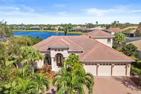 Exceptional Residence in Prestigious Lakewood Ranch Country Club
