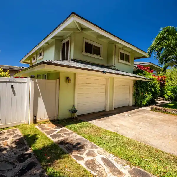 SPACIOUS HOME IN PRIME NAPILI LOCATION