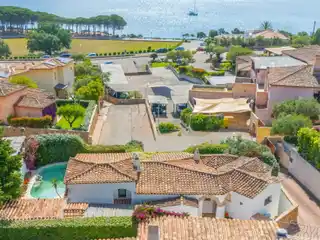 Elegant Villa with Pool