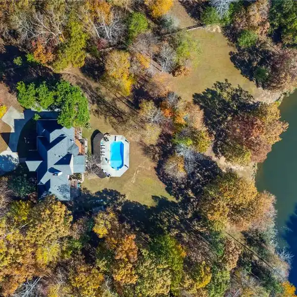 LUXURY MILTON HOME WITH WINE CELLAR AND HORSE TRAIL ACCESS