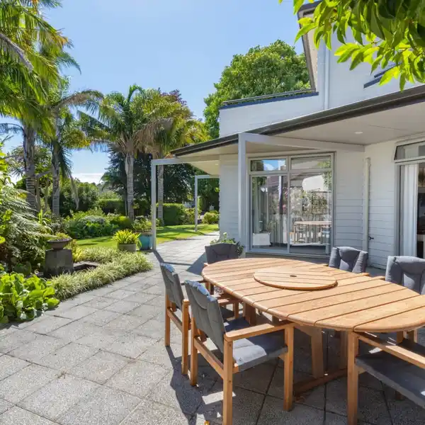 UNIQUE LAYOUT WITH ROOM TO BREATHE