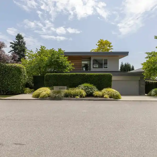 ONE-OF-A-KIND MODERN HOME