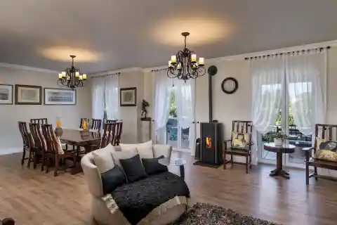 Remarkable Residence with Mountain Views