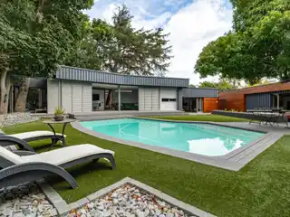 Tranquil Retreat in Valmary Park
