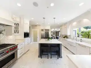 Exquisite Custom Estate in Almeria