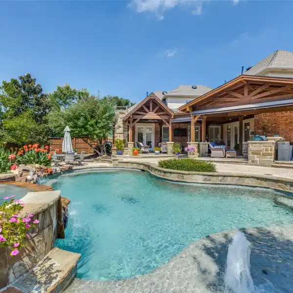 MASTERFULLY DESIGNED LUXURY HOME