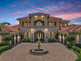 Exquisite Craftsmanship and Casual Elegance