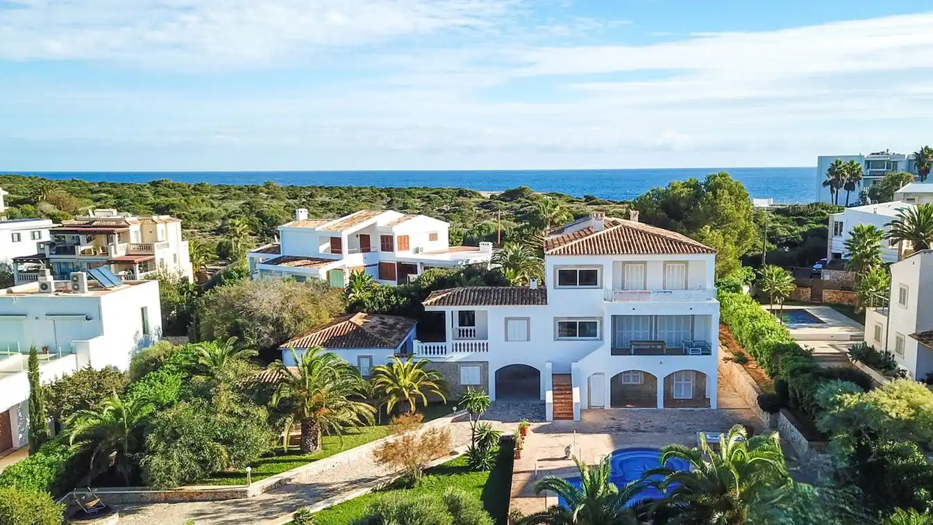 Modern Villa with a Guest Apartment