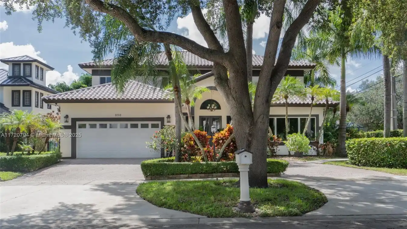 Impressive Home in Prestigious Royal Oaks