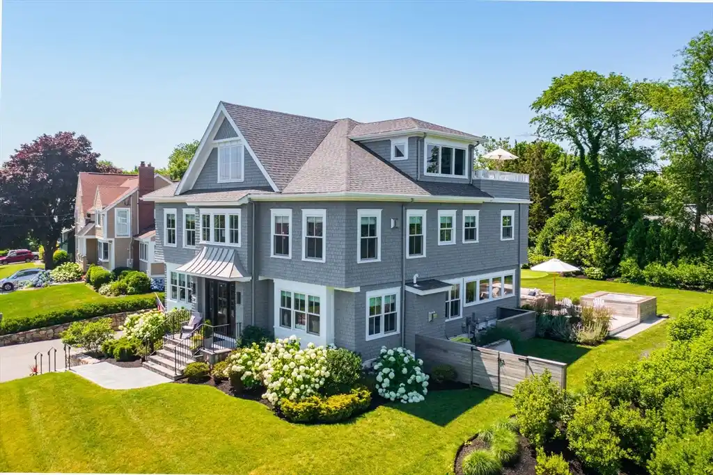 Elegance in Crow Point