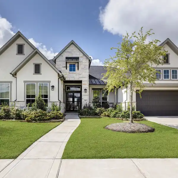 MUST-SEE LUXURY WATERFRONT HOME