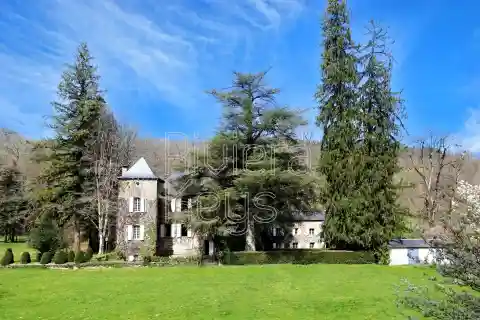 Magnificent 17th Century Manor House