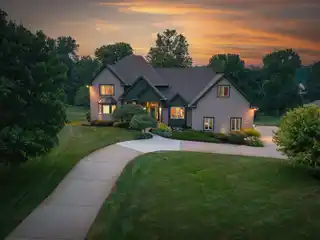 Grand Residence in Sought-After Cedar Bend