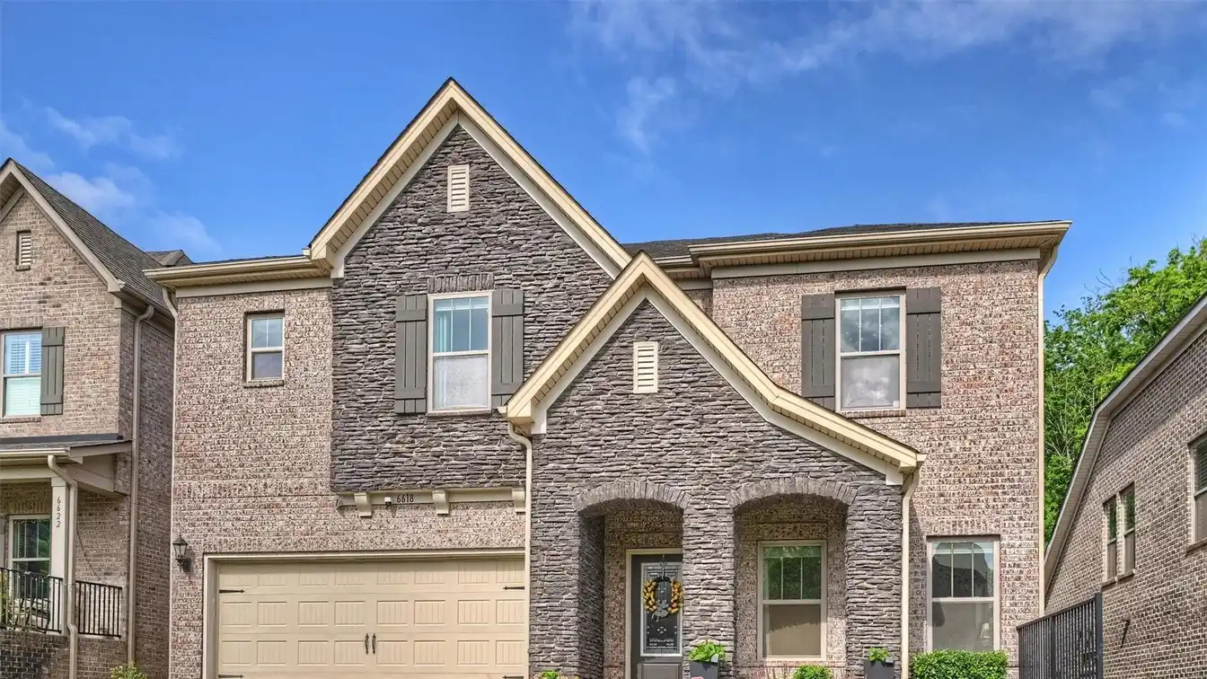 Beautiful and Spacious Newer Construction